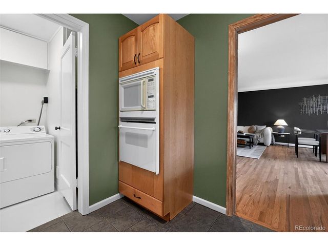 2621 Leyden St, Denver, CO 80207