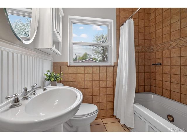 2621 Leyden St, Denver, CO 80207