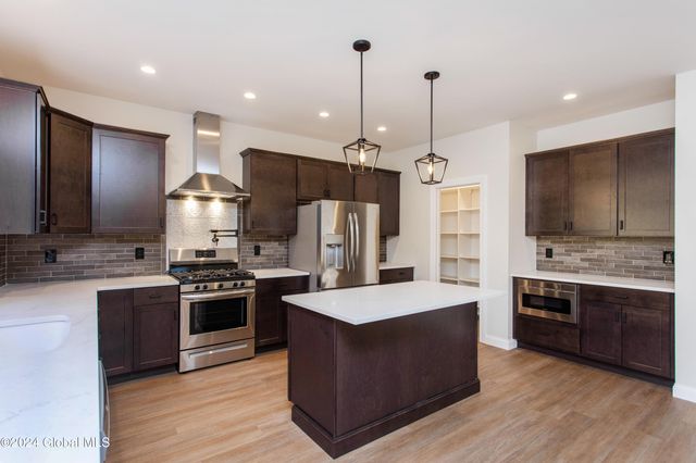 L7 Hetcheltown Road, Glenville, NY 12302