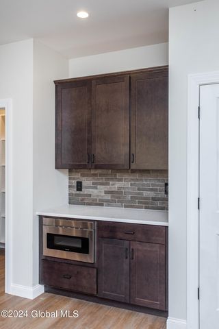 L7 Hetcheltown Road, Glenville, NY 12302