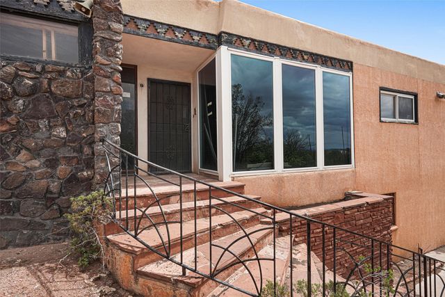 1023 Bishops Lodge, Santa Fe, NM 87501