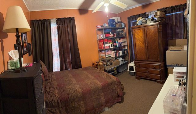 1804 Davis ST, Taylor, TX 76574