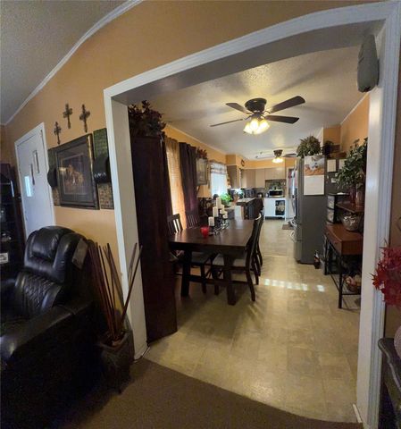 1804 Davis ST, Taylor, TX 76574