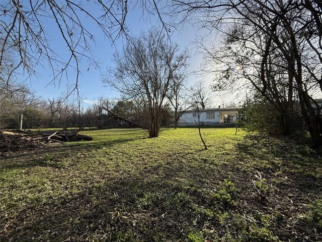 1804 Davis ST, Taylor, TX 76574