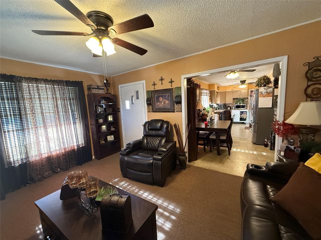 1804 Davis ST, Taylor, TX 76574