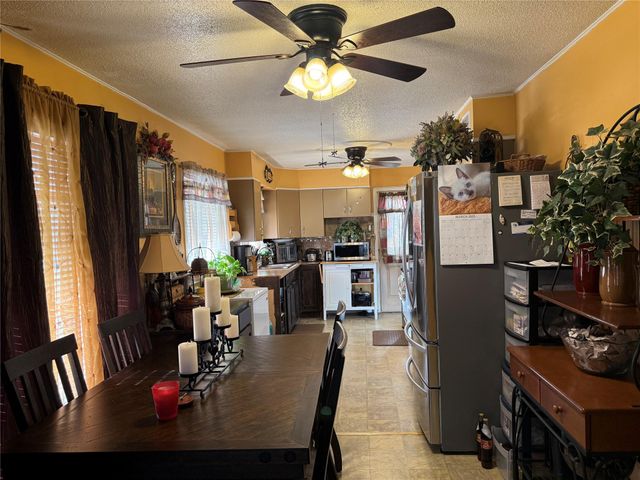 1804 Davis ST, Taylor, TX 76574