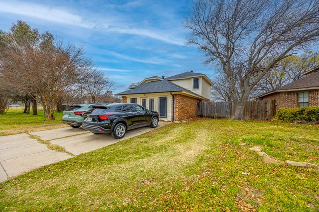 101 Chapel Creek, Fort Worth, TX 76108