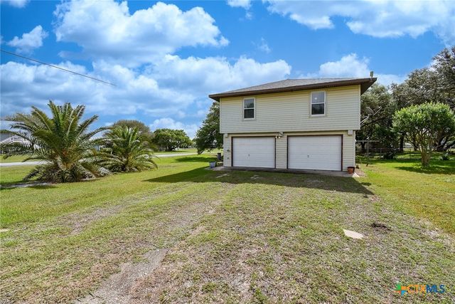 225 Swallow Drive, Palacios, TX 77465
