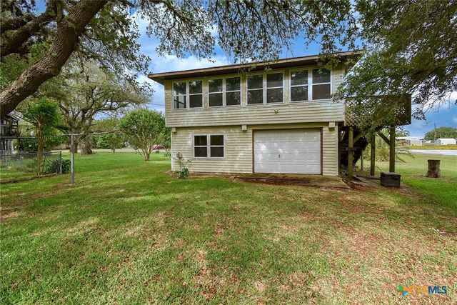 225 Swallow Drive, Palacios, TX 77465