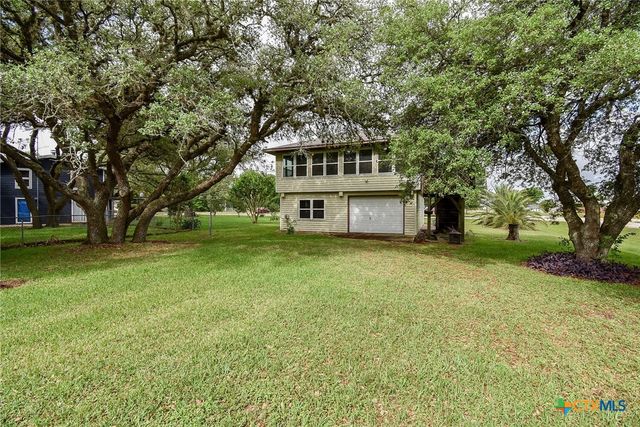 225 Swallow Drive, Palacios, TX 77465