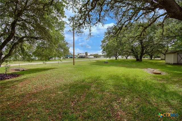 225 Swallow Drive, Palacios, TX 77465