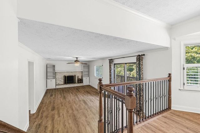 9630 Pine Thicket Way, Roswell, GA 30075