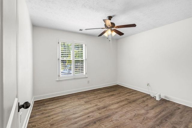 9630 Pine Thicket Way, Roswell, GA 30075