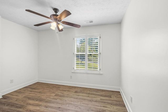 9630 Pine Thicket Way, Roswell, GA 30075