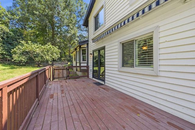 9630 Pine Thicket Way, Roswell, GA 30075