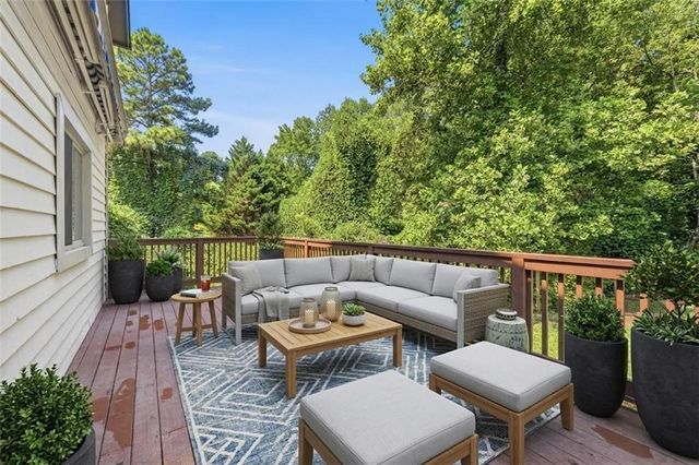 9630 Pine Thicket Way, Roswell, GA 30075
