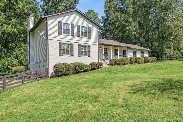 9630 Pine Thicket Way, Roswell, GA 30075