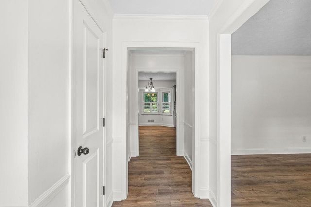 9630 Pine Thicket Way, Roswell, GA 30075