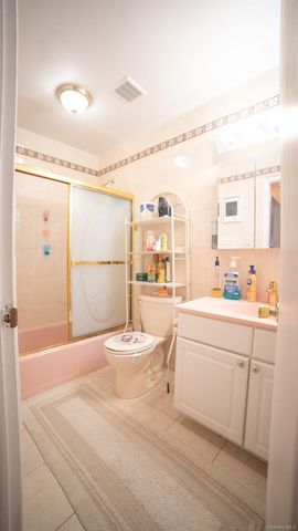 614 Woodland Hills Road, White Plains, NY 10603