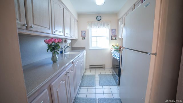 614 Woodland Hills Road, White Plains, NY 10603