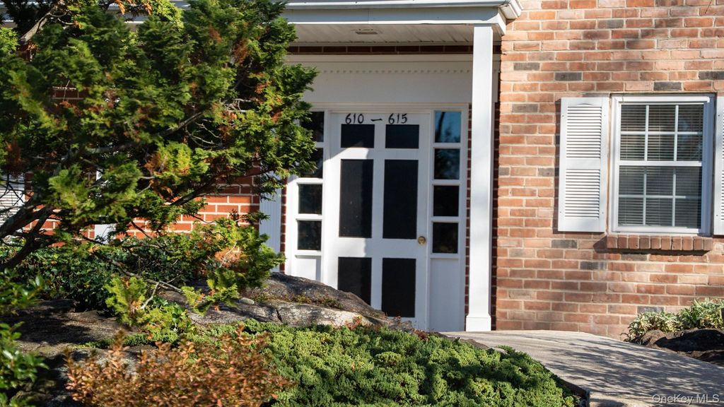 614 Woodland Hills Road, White Plains, NY 10603