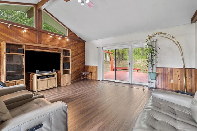 14135 Helmer Road, Battle Creek, MI 49015