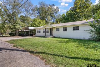 408 Wendy St, Lindale, TX 75771