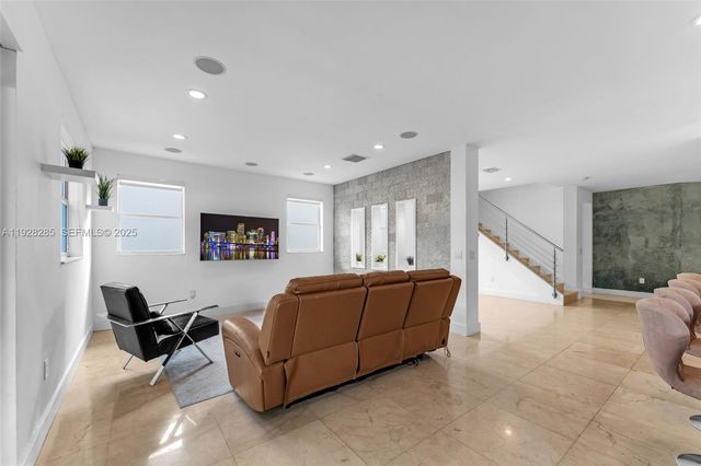 11229 NW 44th Ter, Doral, FL 33178