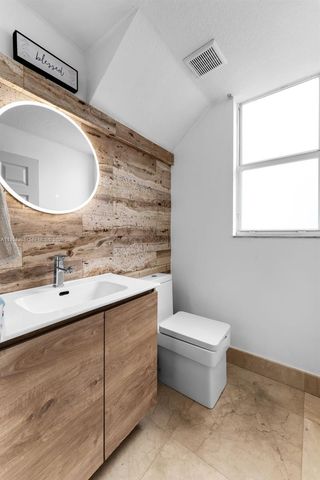 11229 NW 44th Ter, Doral, FL 33178