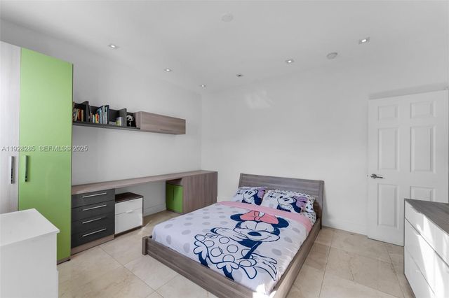 11229 NW 44th Ter, Doral, FL 33178