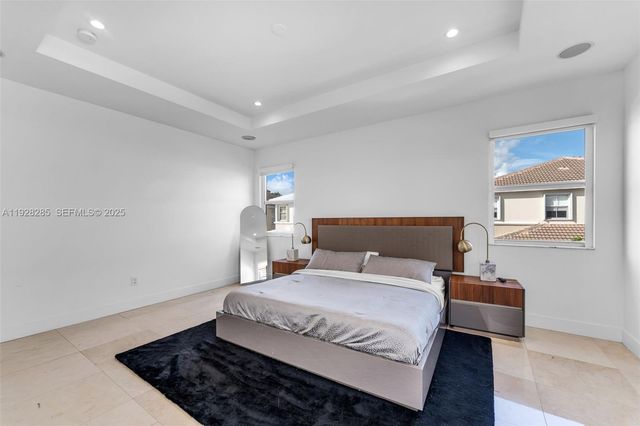 11229 NW 44th Ter, Doral, FL 33178