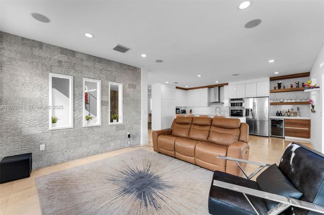 11229 NW 44th Ter, Doral, FL 33178