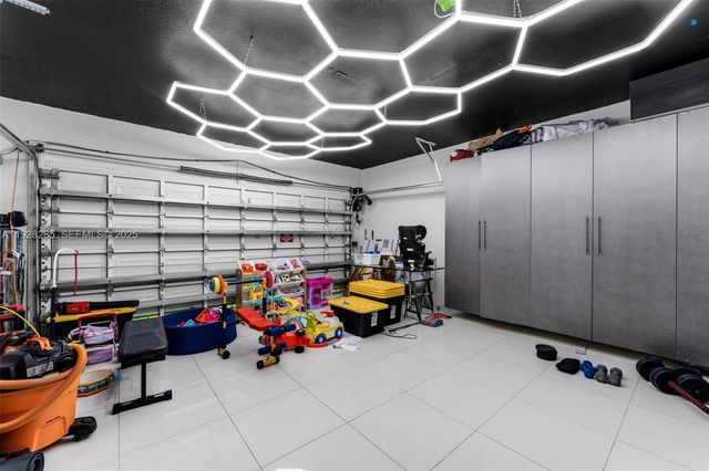 11229 NW 44th Ter, Doral, FL 33178