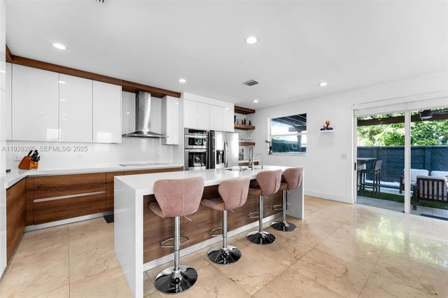 11229 NW 44th Ter, Doral, FL 33178