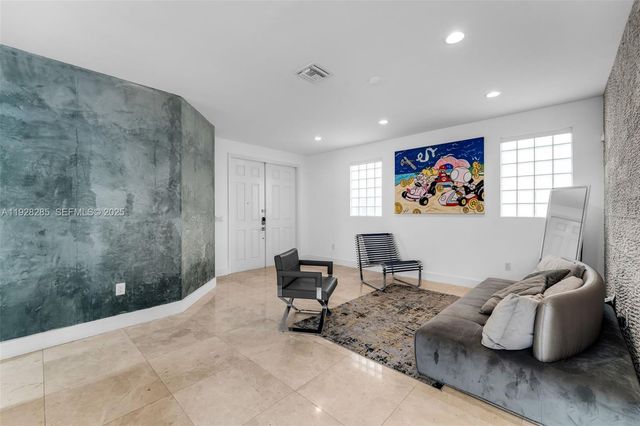 11229 NW 44th Ter, Doral, FL 33178