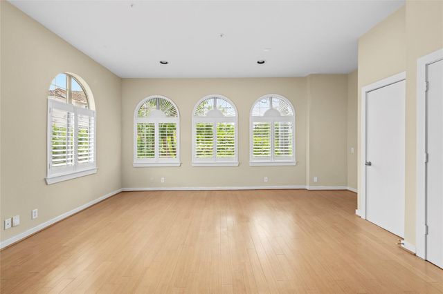 802 Jackson Hill Street 201, Houston, TX 77007