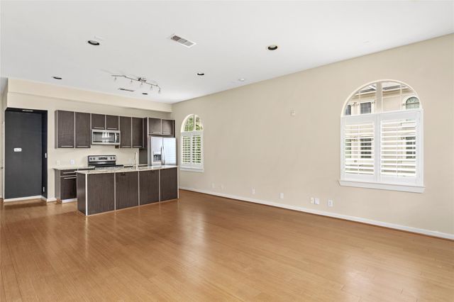 802 Jackson Hill Street 201, Houston, TX 77007