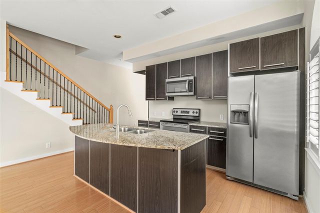 802 Jackson Hill Street 201, Houston, TX 77007