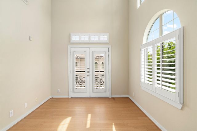 802 Jackson Hill Street 201, Houston, TX 77007