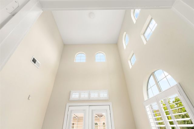 802 Jackson Hill Street 201, Houston, TX 77007