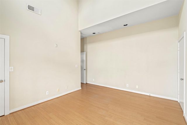 802 Jackson Hill Street 201, Houston, TX 77007