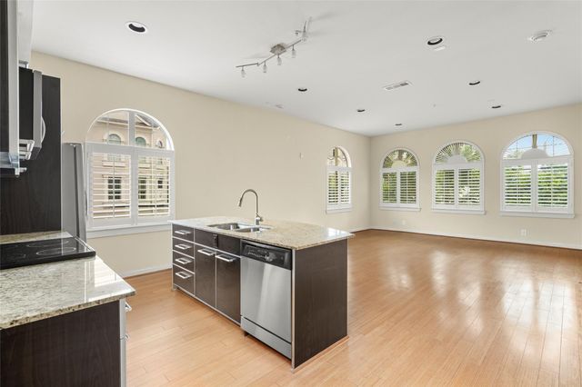 802 Jackson Hill Street 201, Houston, TX 77007