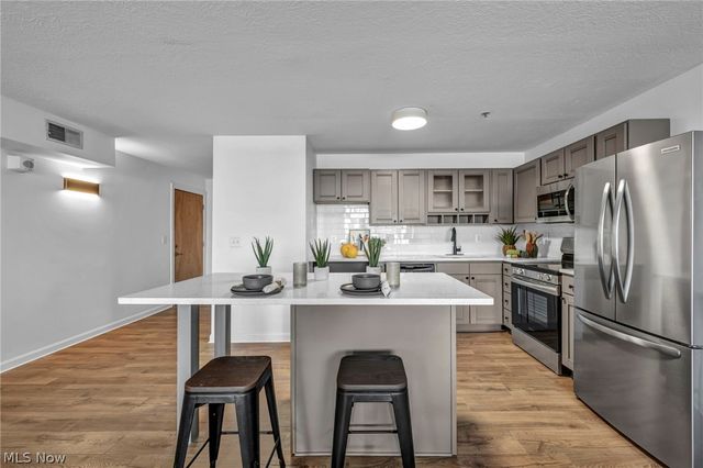 2222 Detroit Avenue 413, Cleveland, OH 44113
