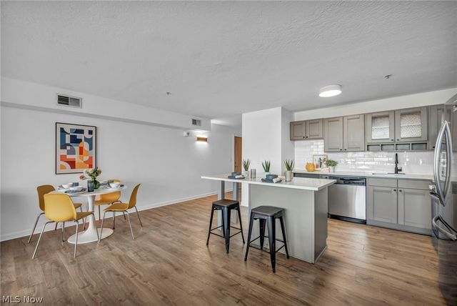 2222 Detroit Avenue 413, Cleveland, OH 44113