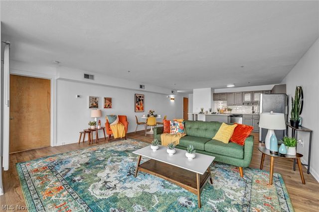 2222 Detroit Avenue 413, Cleveland, OH 44113
