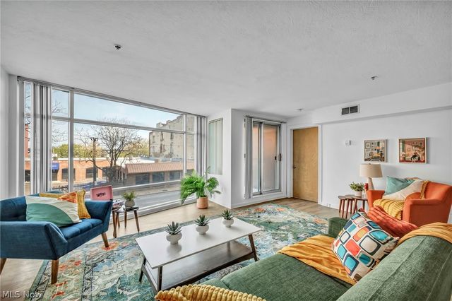 2222 Detroit Avenue 413, Cleveland, OH 44113