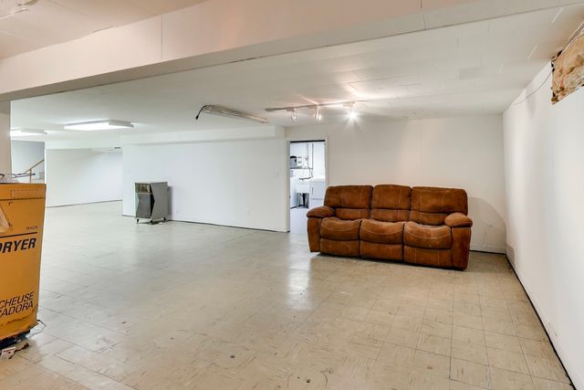 6212 Main Street, Union, IL 60180