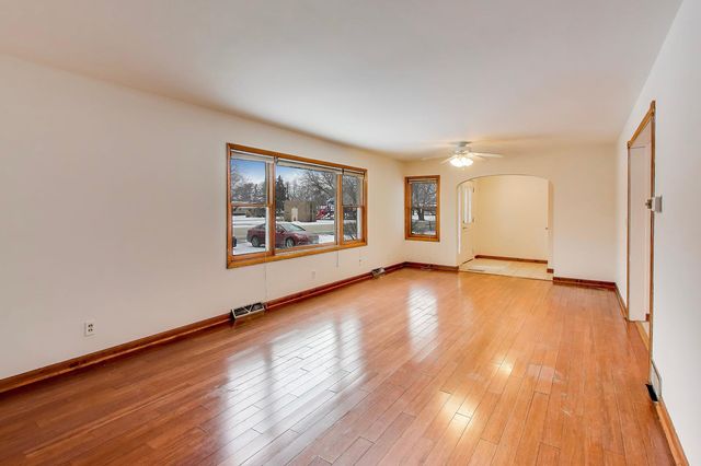 6212 Main Street, Union, IL 60180