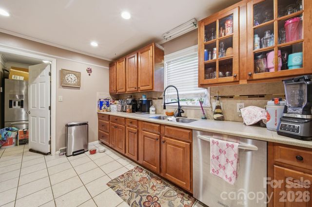 970 23rd Avenue NE, Hickory, NC 28601