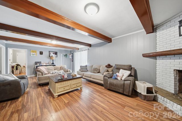970 23rd Avenue NE, Hickory, NC 28601